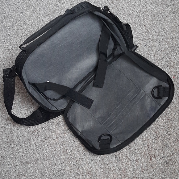 Case Logic Flat Camera Bag